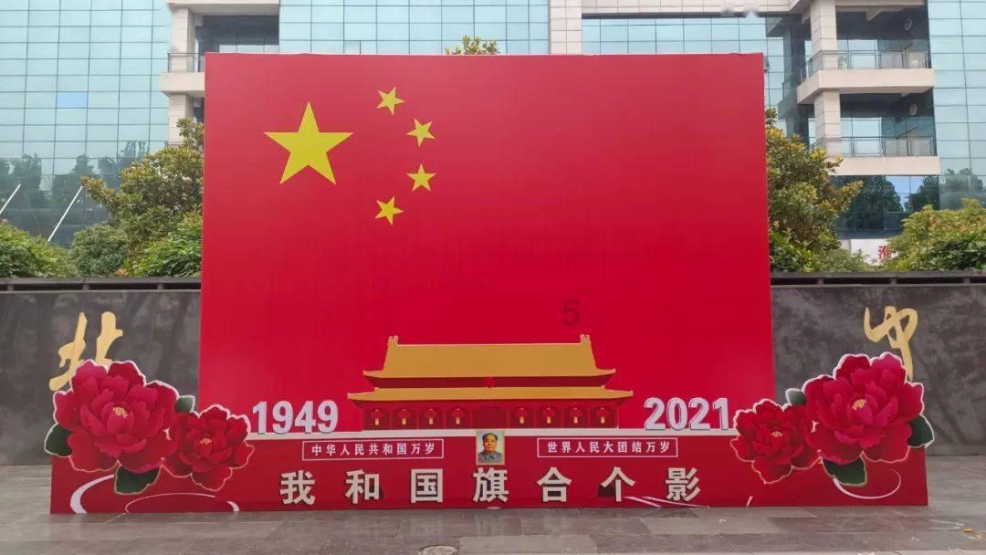 朱雀三号火箭完成首次大型垂直起降飞行试验