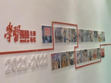 度假的时尚女孩
