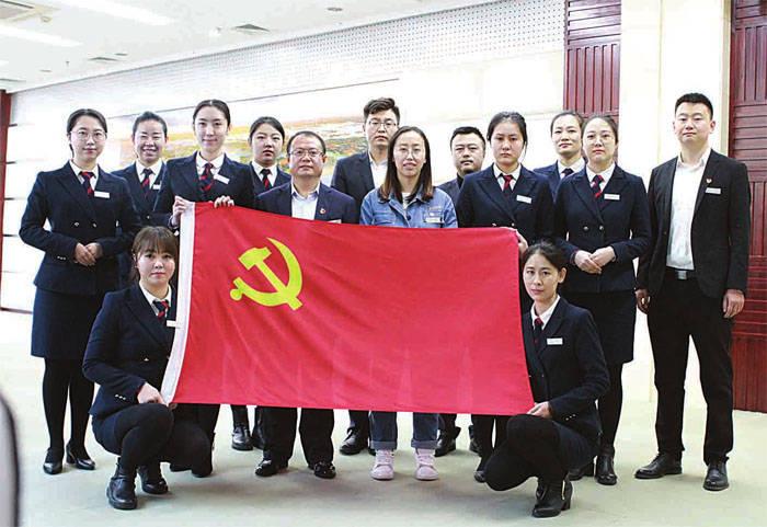 逃离金刚鹦鹉森林