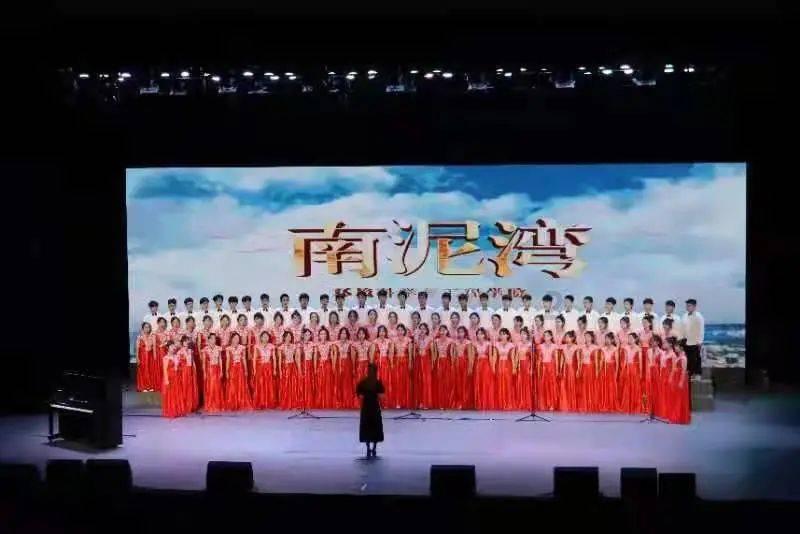 东江环保(00895)：谭侃请辞董事长、执行董事职务