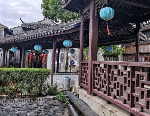 太空归来80天后 神十六乘组亮相